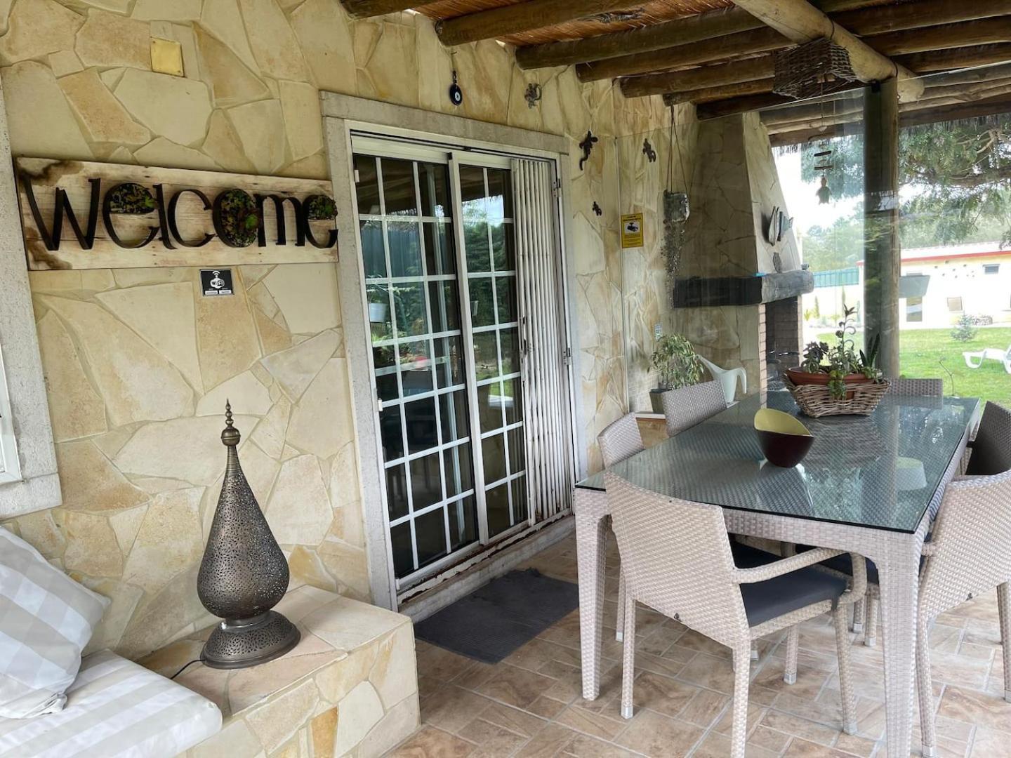 A Casa Do Lago Camarate  Exterior foto